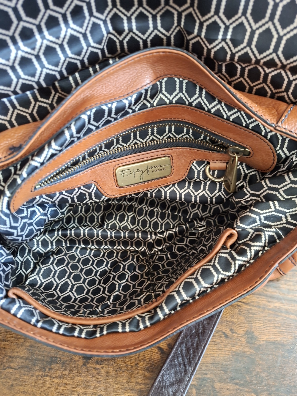 Fossil Brown Leather Shoulder Bag with Striped Flap - Picture 5 of 11